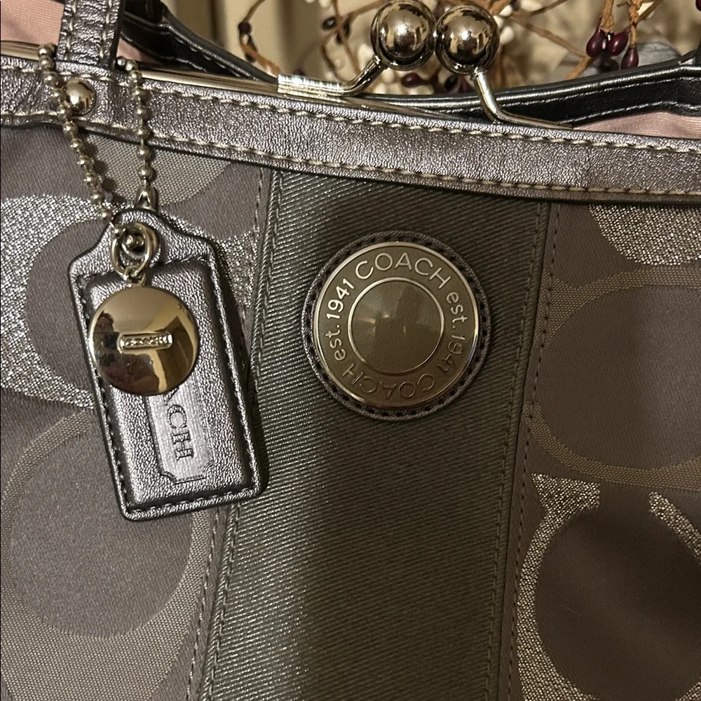 Coach Metallic Gray Signature Tote with Double Handles kiss lock closure - Picture 2 of 11